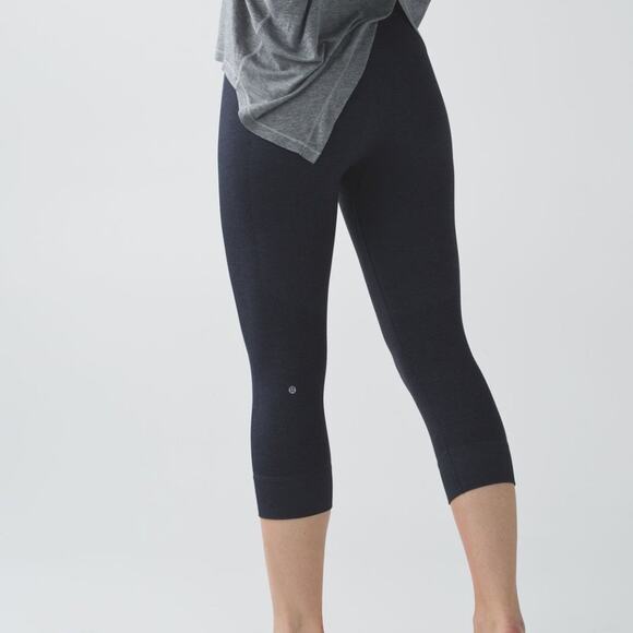 Lululemon Seamlessly Street Crop Leggings - Picture 2 of 8